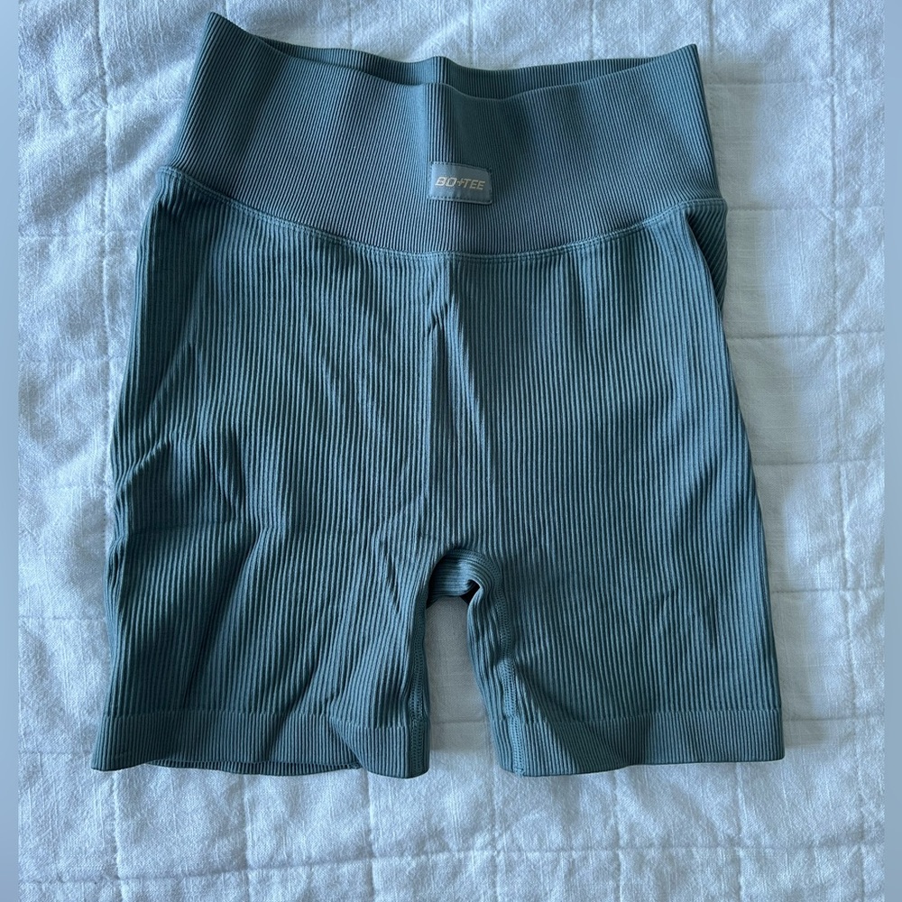 BO and TEE ribbed biker short